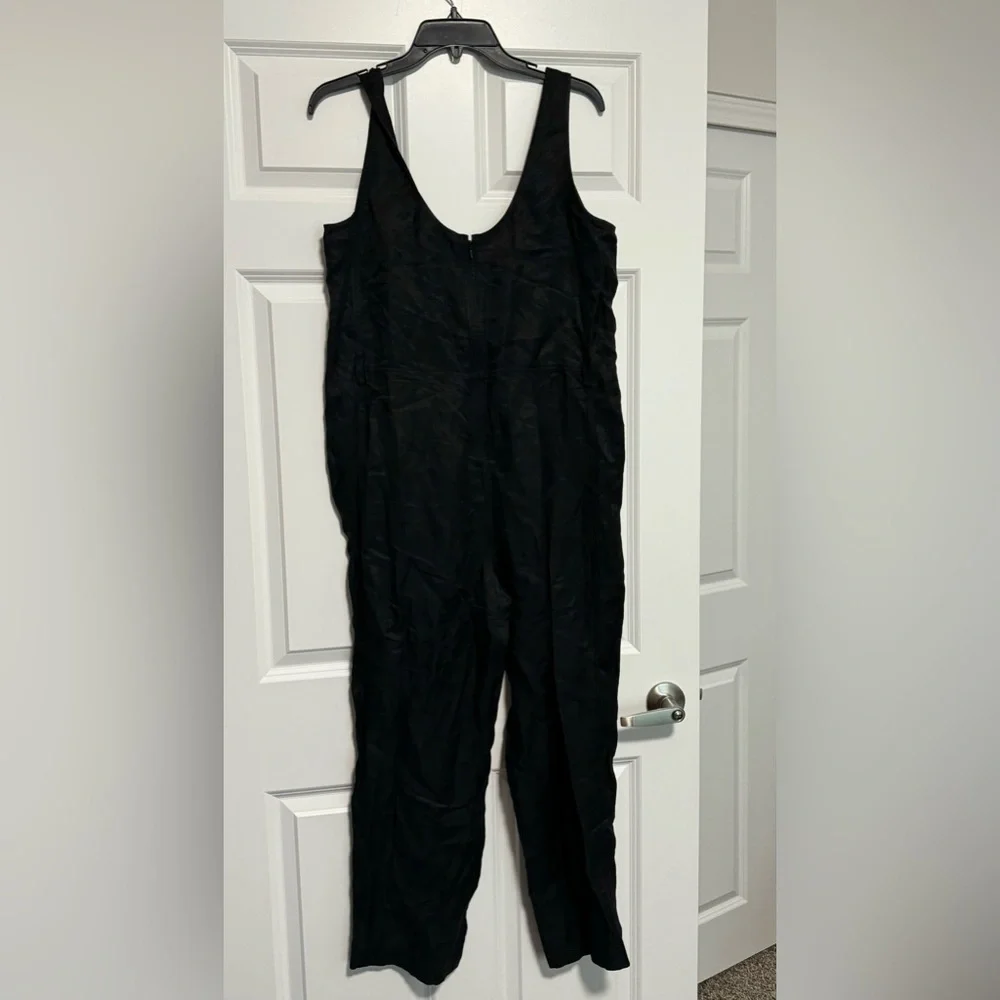 NEW! Banana Republic Black Viscose-Linen Jumpsuit - Size Medium 🍄‍🟫